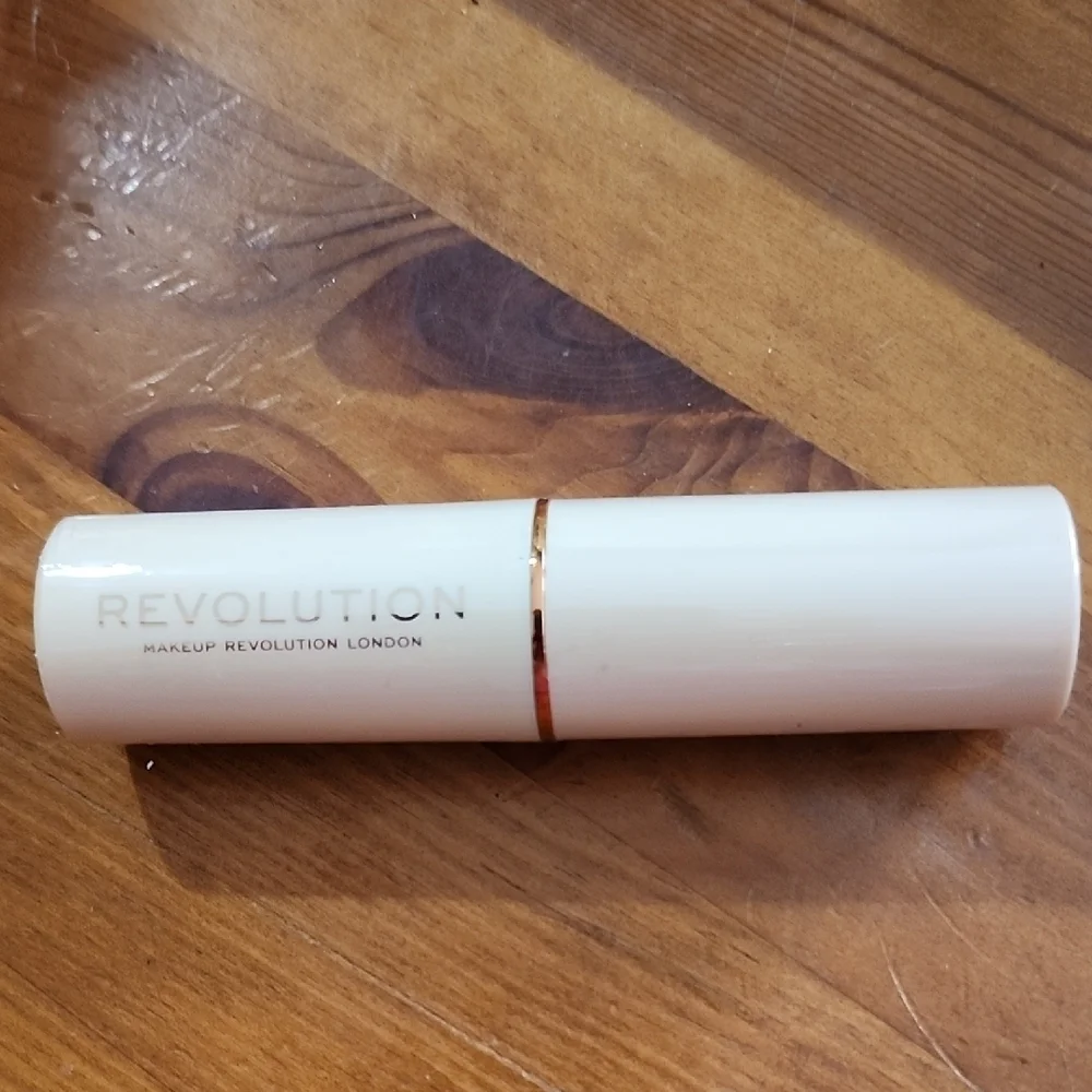 Makeup Revolution Fast Base Stick Foundation F11